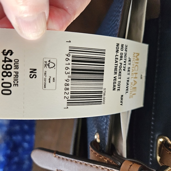 Michael Kors Jet Set Travel Bag - Picture 3 of 4